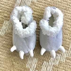 Carter’s baby slippers NWOT